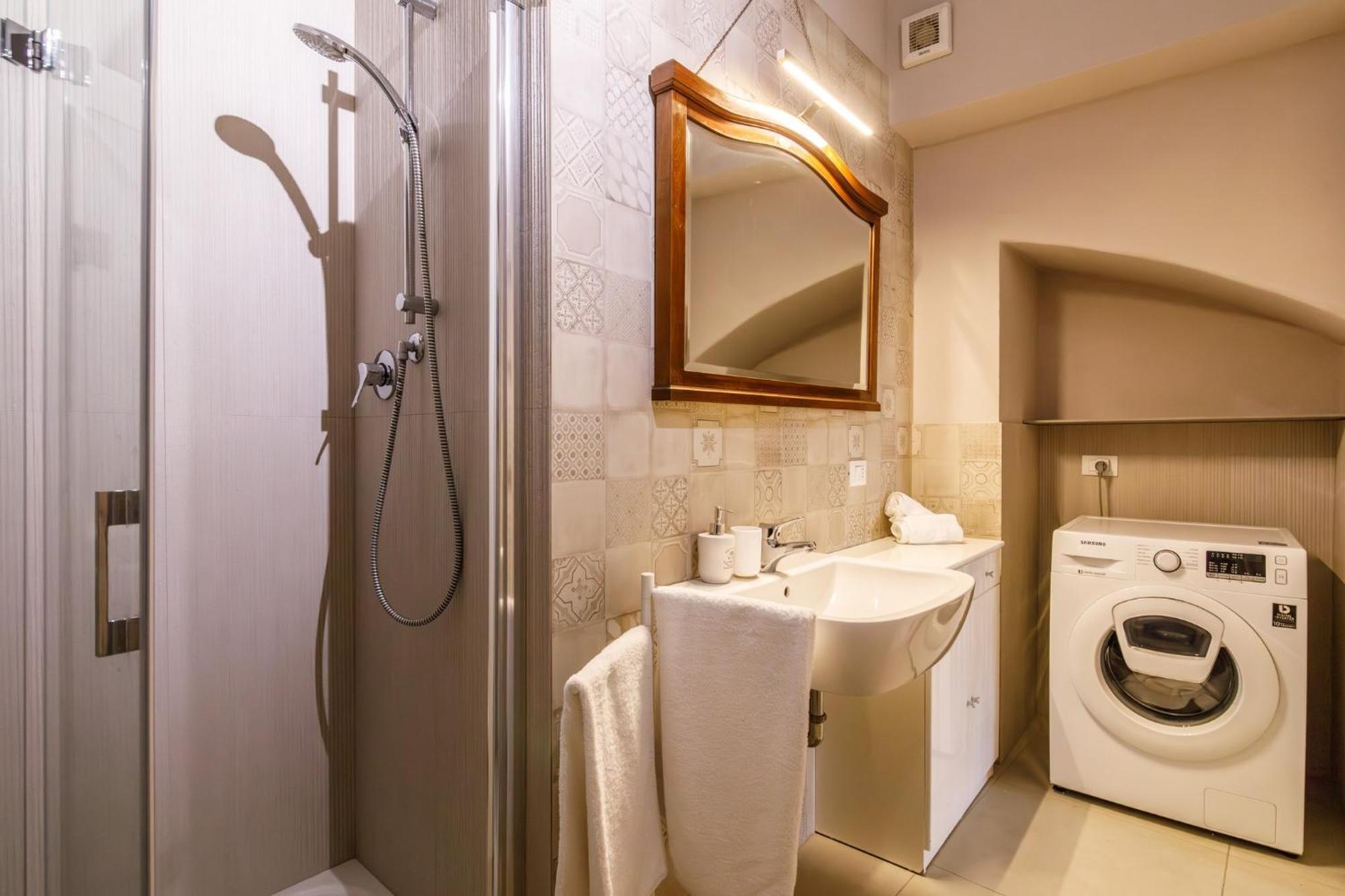Porta Romana Elegant Apartments With Private Parking! Siena Ngoại thất bức ảnh